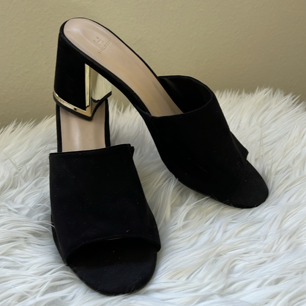 H by Halston Women’s Block Heel Gold Tone Black Sandals Size 10M